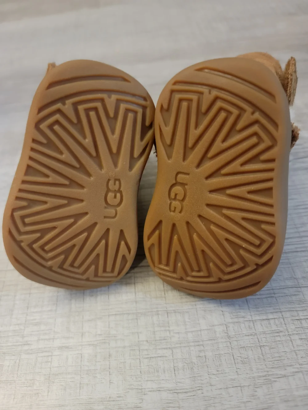 UGG Kids Mini Shearling Boots - Chestnut